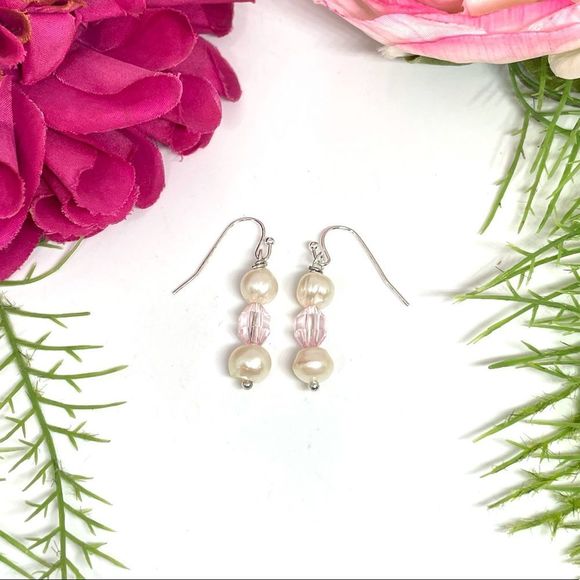 NEW⚜️Freshwater Pearl & Pink Crystal Earrings - Picture 1 of 5
